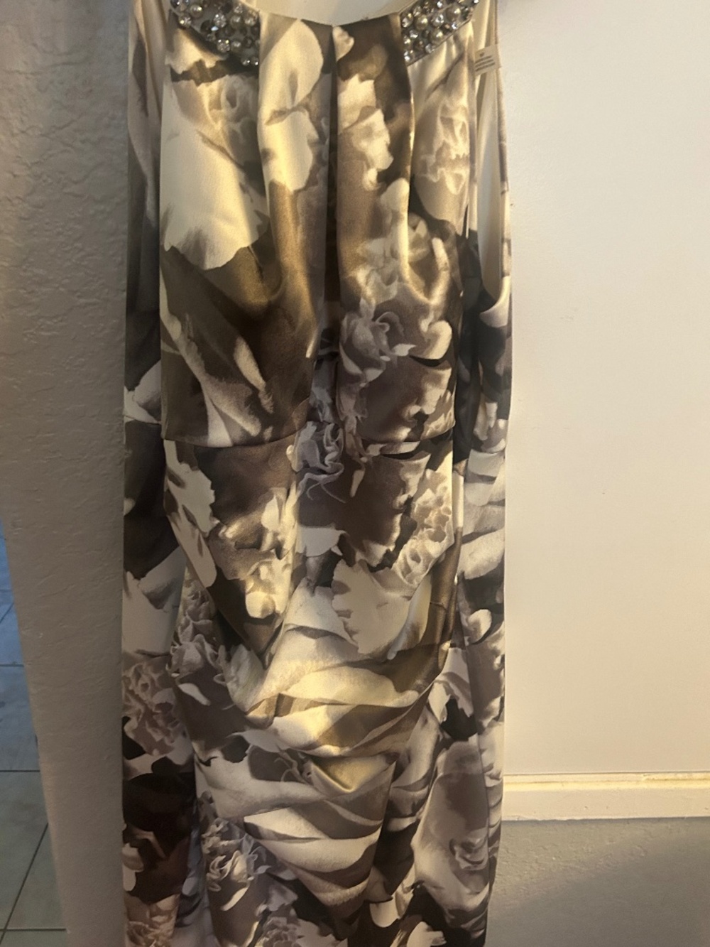 Eliza J dress size 8 petite Silver white with beautiful details